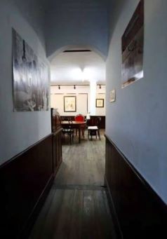 ロートレック展示室に入る